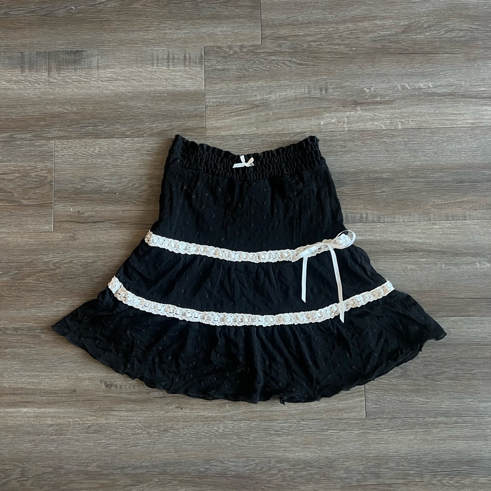 Vintage Y2K Black and White Bow Skirt